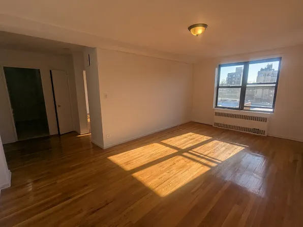 41-15 44th St #F15, Sunnyside, NY 11104