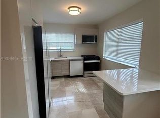 1060 92nd St APT 7, Bay Harbor Islands, FL 33154