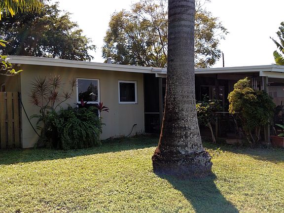 3rd image of 737 NE 17th Ct