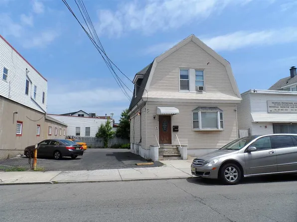 108 Centre Ave, Secaucus, NJ 07094