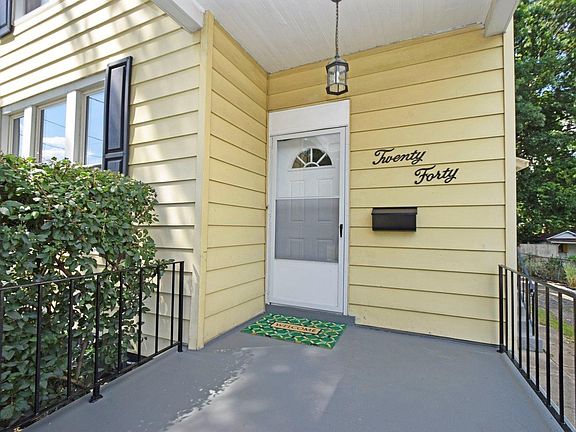 3rd image of 2040 Crown Ave