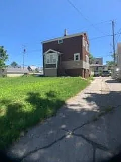 3 bed, 1200 sqft, $1,400 — Photo 3