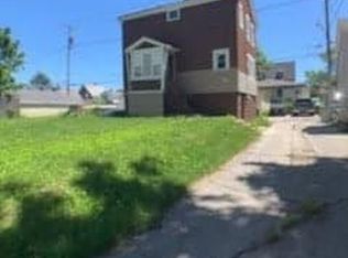 1560 S 12th St, Milwaukee, WI 53204