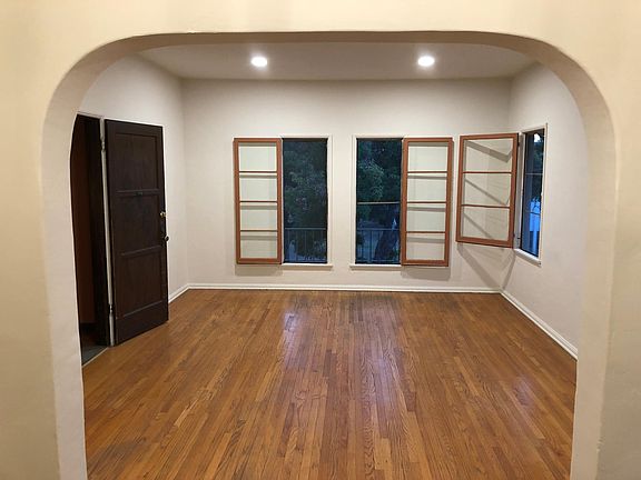 4th image of 753 1/2 E Doran St