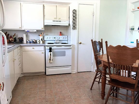 5th image of 3304 Knollwood Ct