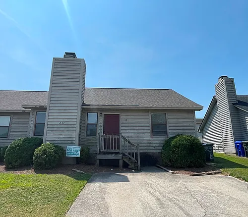 237 Wyndham Cir #B Photo 1