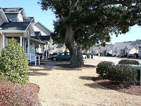 5th image of 532 A VILLAGE GREEN Drive