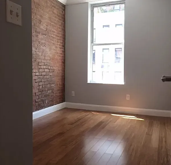 27 E 7th St #5R — Photo 5