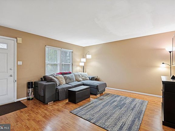 4th image of 421 Blaker Dr