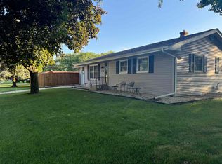 1003 Fieldcrest Dr, Rockford, IL 61108
