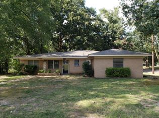 1805 Happy St, Mount Pleasant, TX 75455
