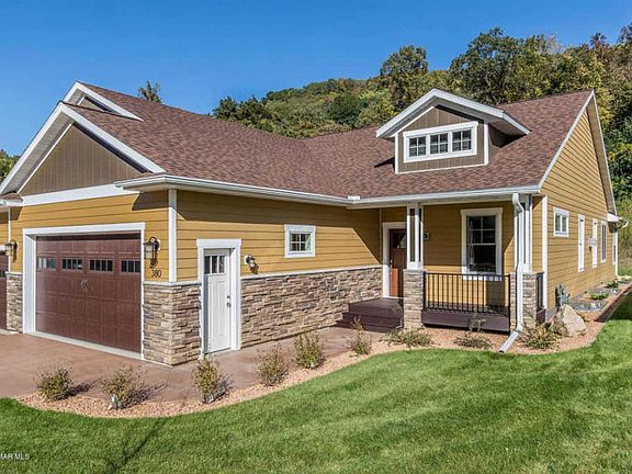 2nd image of 380 Valley Oaks Dr