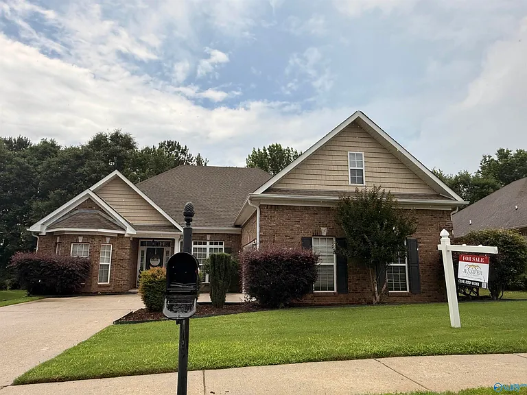 108 Blackwood Dr — Photo 3