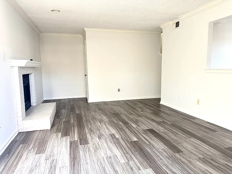 5326 Columbia Ave — Photo 8