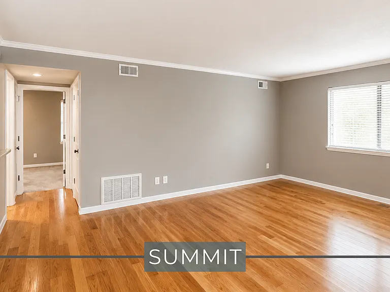 Summit Penn Place — Photo 16