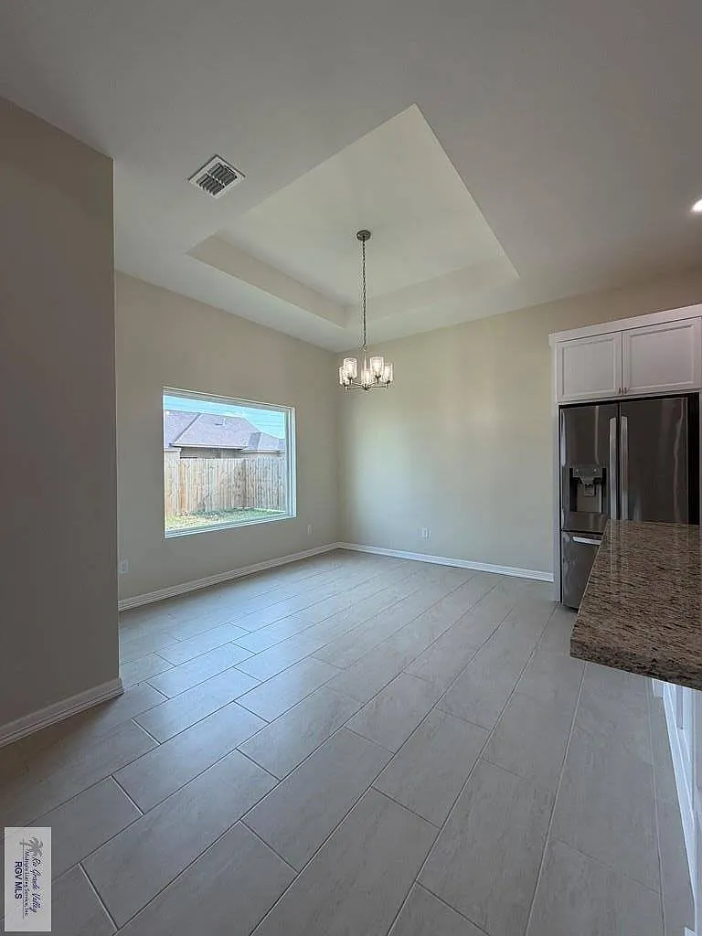 4 bed, 1844 sqft, $2,600 — Photo 4