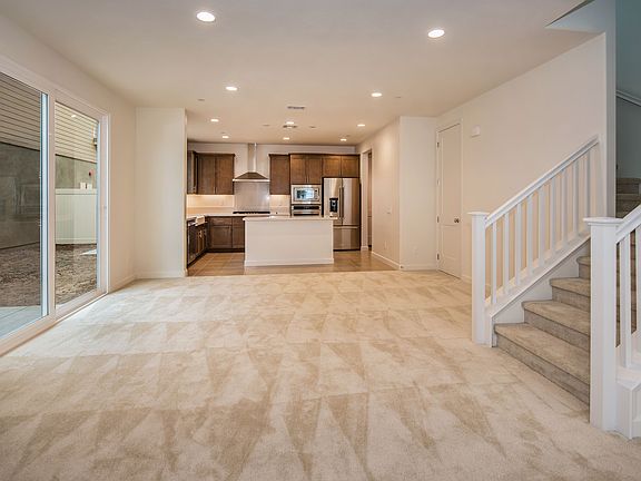 5th image of 6678 Cortona Dr
