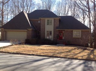 10 Lookout Ln, Greenville, SC 29609