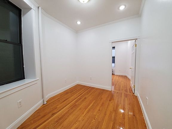 5th image of 225 W 15th St #11
