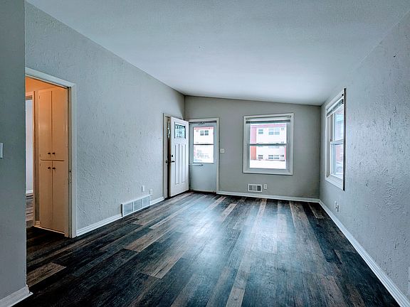 3rd image of 220-222 Buron Ln
