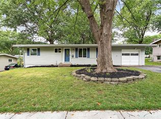 8912 Hemlock Dr, Overland Park, KS 66212