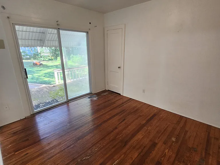 110 Barbara St — Photo 14