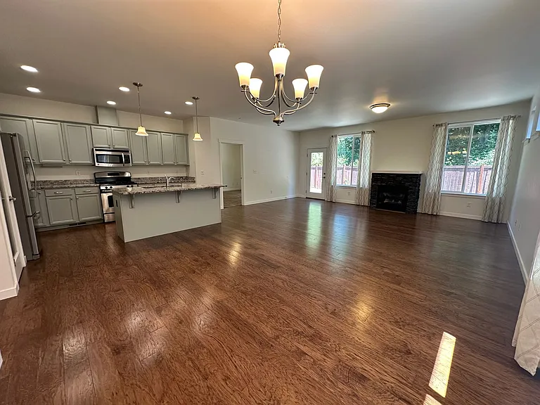 4726 Hadley St — Photo 10