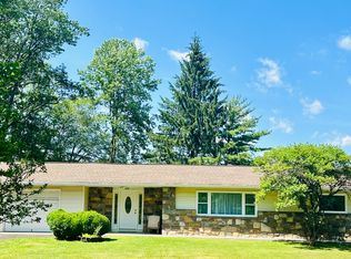 213 Shine Hill Rd, Henryville, PA 18332