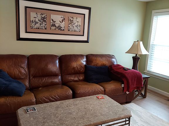 4th image of 195 Winding Pond Rd #195