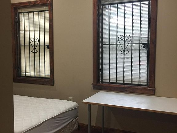 4th image of 1824 W Diamond St APT 1