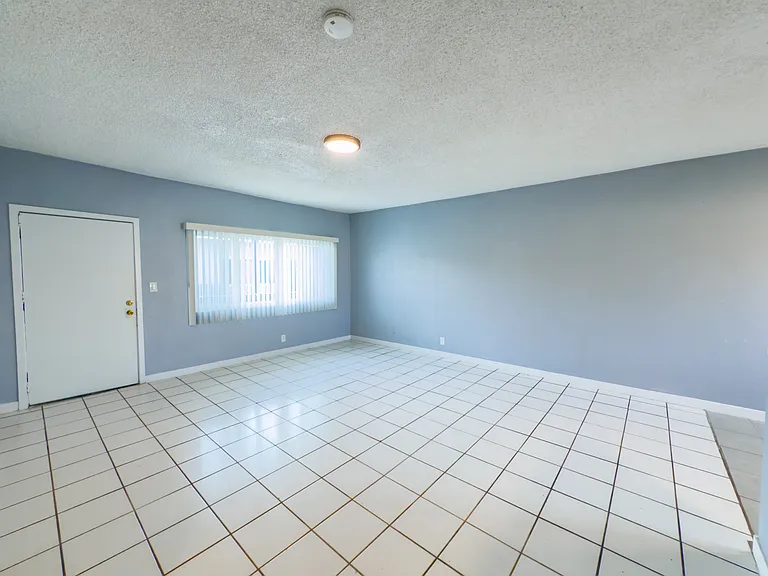 10374 Long Beach Blvd #8 — Photo 12