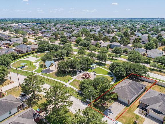 3rd image of 7719 American Holly Ct