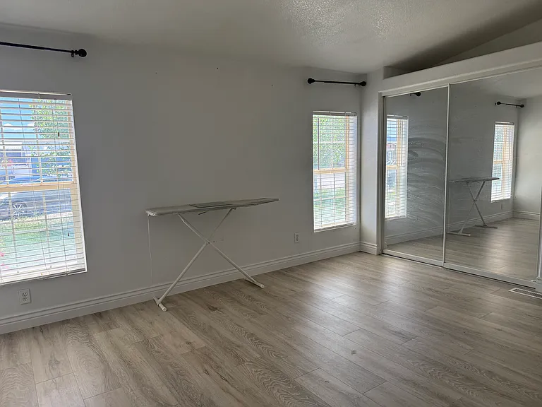 115 E 470 N — Photo 10