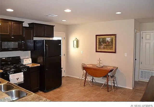 1614 W Seminole St — Photo 3