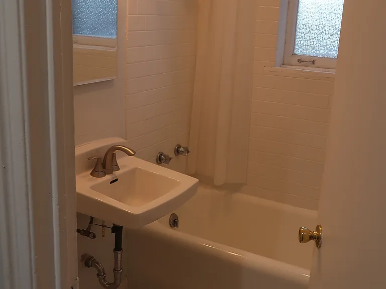 534 W Startford Pl — Photo 22