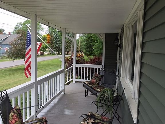 3rd image of 115 Robinson Ave
