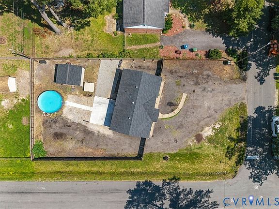 2nd image of 447 Lasalle Dr