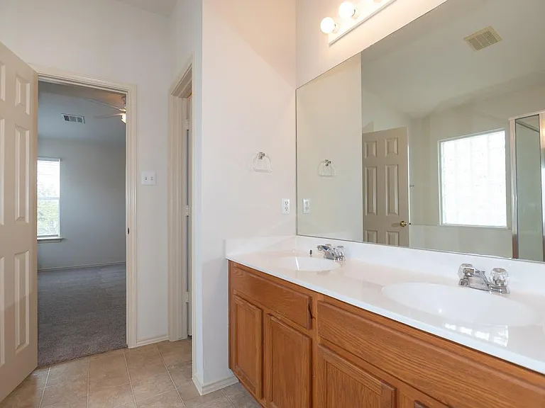 11615 James B Connolly Ln — Photo 9