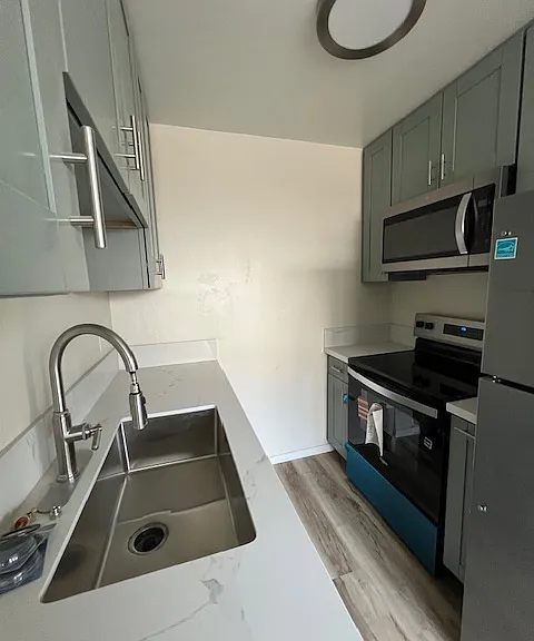 2124 Garnet Ave #B — Photo 3