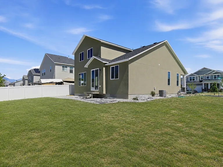 312 W Sapphire Dr — Photo 28
