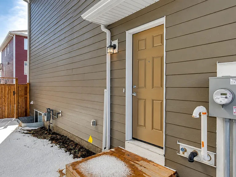 25B Yorkstone Row SW #25B — Photo 3