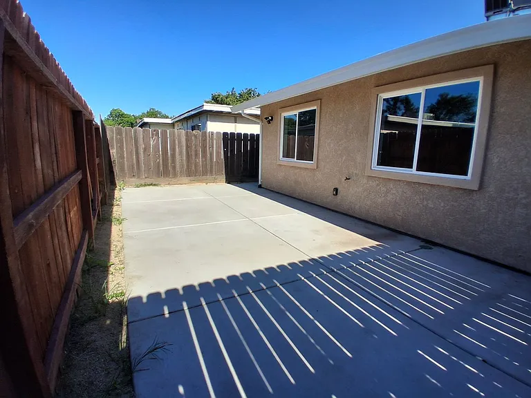 3016 Lake Park Ct — Photo 20