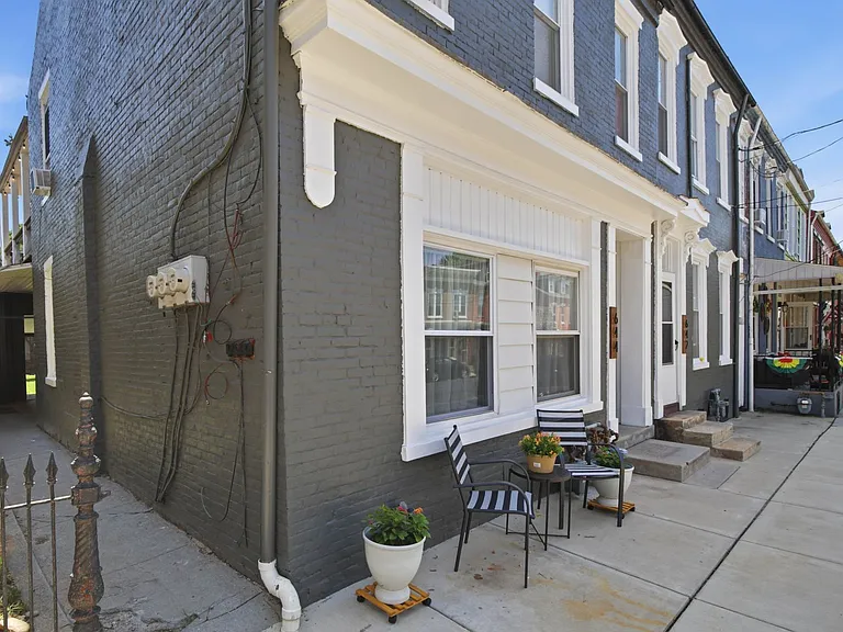 642-644 Walnut St — Photo 22