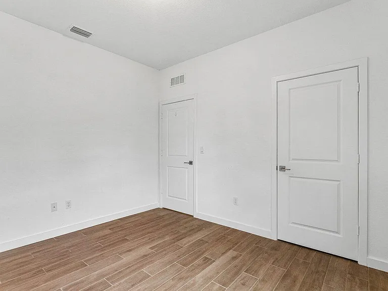 2770 NE Breezeway Cir — Photo 12