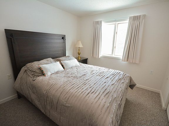 3rd image of 110 4th St NE #200