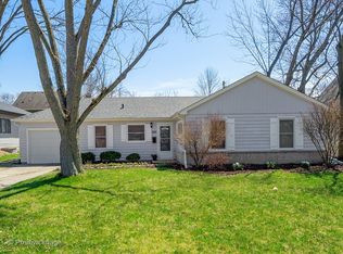 420 Countryside Dr, Wheaton, IL 60187