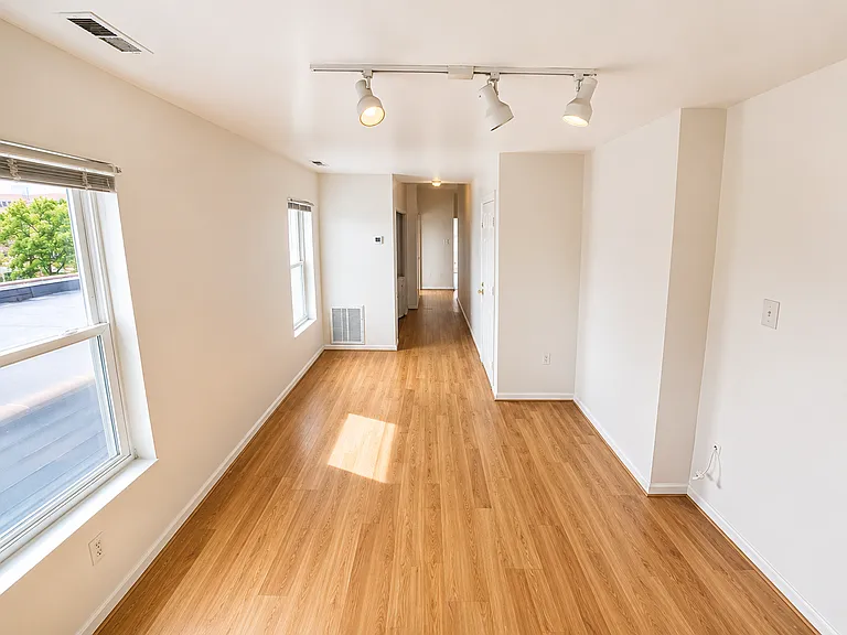 507 W Grace St #C3 — Photo 5