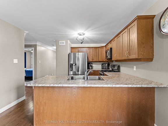 3rd image of 7 Millpond Ln