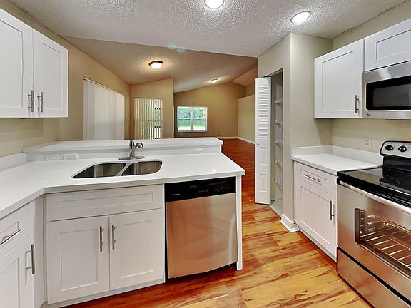 5th image of 8913 Lake Park Cir N