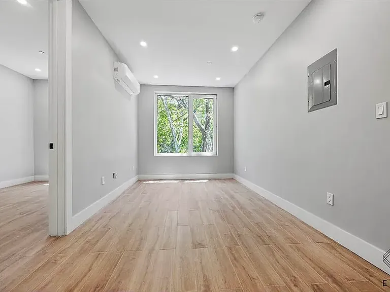 809 Midwood St #3C — Photo 5